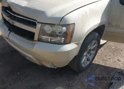 2013 Chevrolet Tahoe Ltz z USA, uszkodzony, nr VIN 1GNSKCE03DR327482